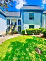 1277 McMullen Booth Rd in Clearwater, FL - Building Photo