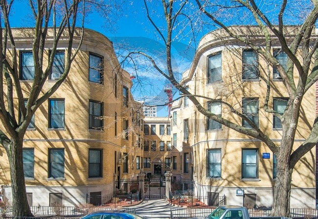 1224 N Dearborn St, Unit 1216-03