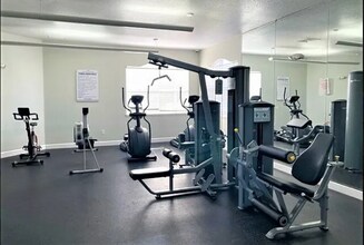 6512 Swissco Dr in Orlando, FL - Building Photo - Building Photo