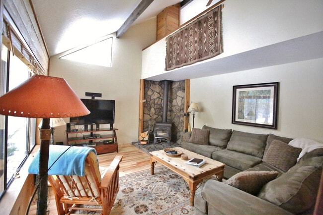 property at 8 Leisure Ln