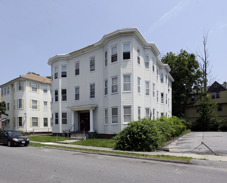 14 Dover St in Worcester, MA - Foto de edificio