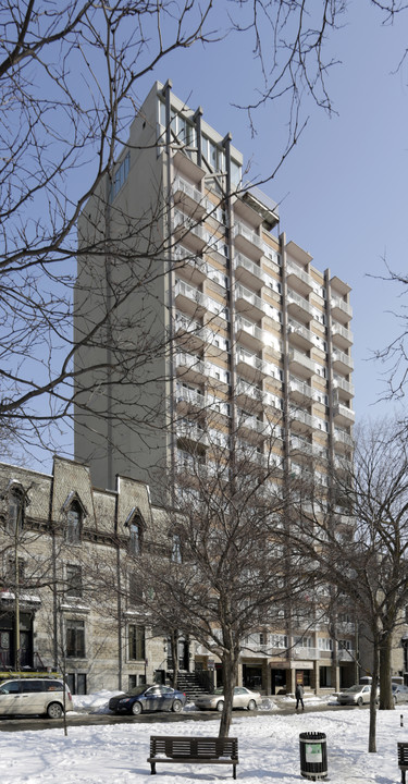 Place Sussex in Montréal, QC - Building Photo