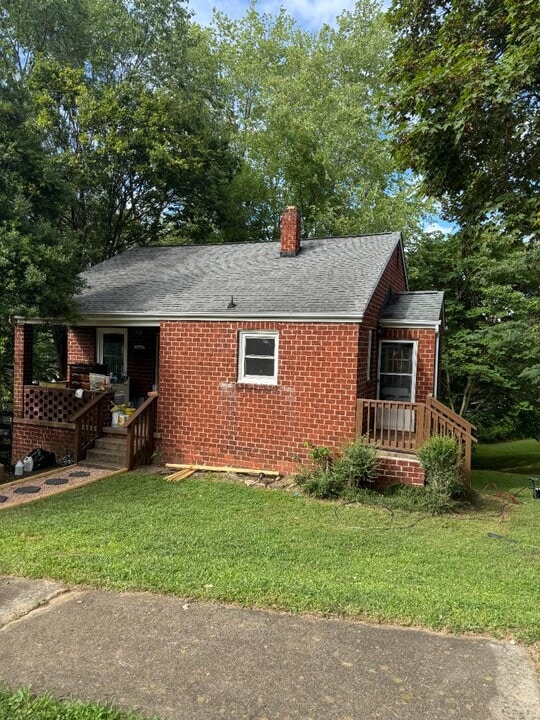 2517 Lafayette Cir in Kingsport, TN - Foto de edificio