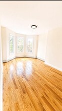 404 Logan St in Brooklyn, NY - Foto de edificio - Building Photo