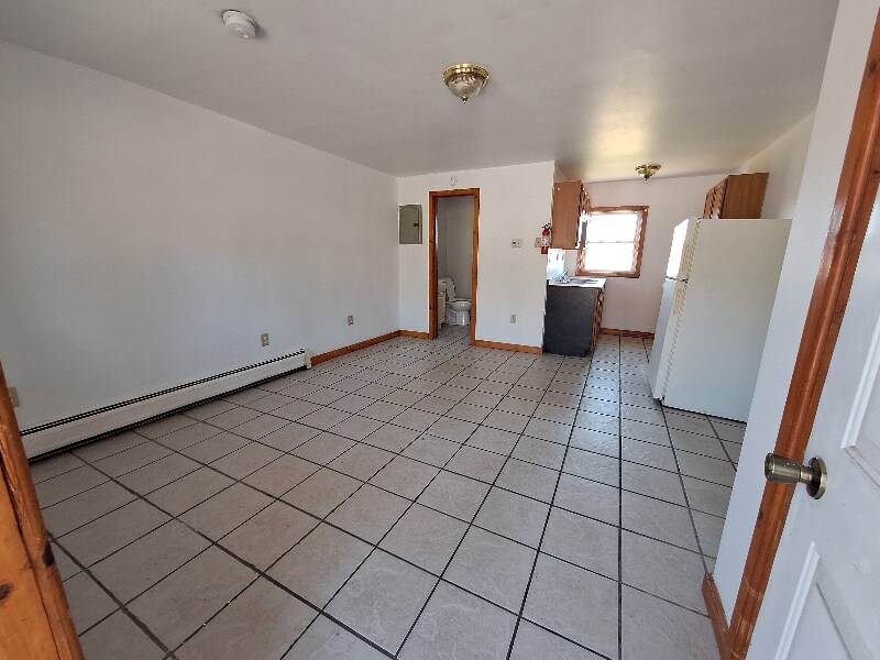 2071 Ulster Ave in Lake Katrine, NY - Building Photo