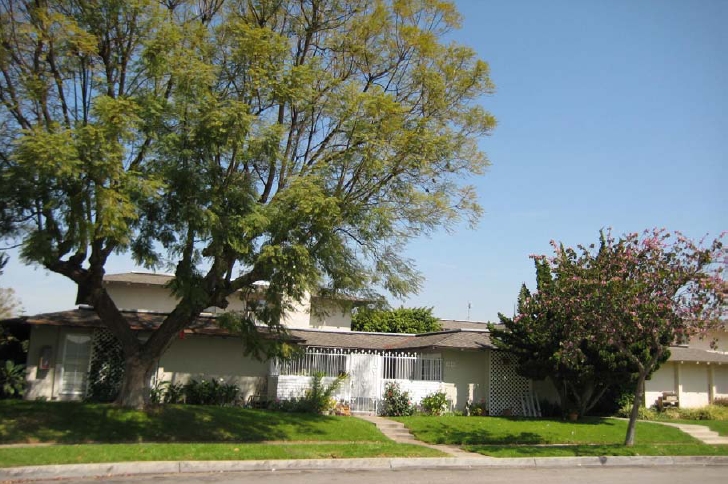 Rosewood Apartments in Orange, CA - Building Photo