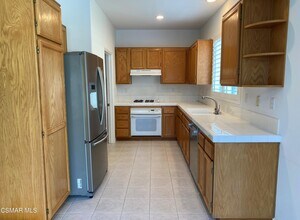 30805 Genova Ct in Westlake Village, CA - Building Photo - Building Photo