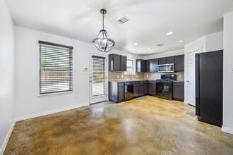 4512 Senda Ln in Austin, TX - Building Photo - Building Photo