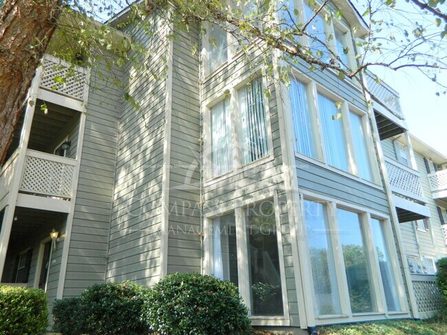 1106 Natchez Ter in Atlanta, GA - Foto de edificio - Building Photo