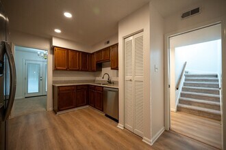 4101 Five Oaks Dr in Durham, NC - Building Photo - Building Photo