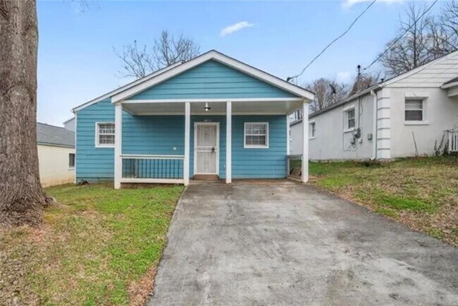 property at 1062 Grant Terrace SE