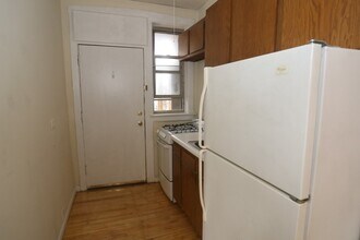 629.5 W Barry Ave in Chicago, IL - Building Photo - Building Photo
