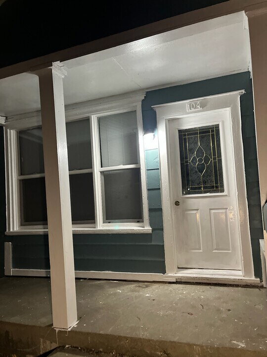 104 Lake St in Marinette, WI - Building Photo