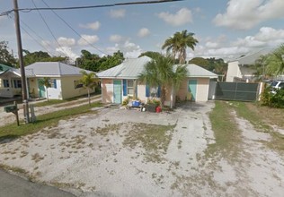 3 SFRs: 908, 912 & 918 SE Lincoln Ave in Stuart, FL - Building Photo - Building Photo