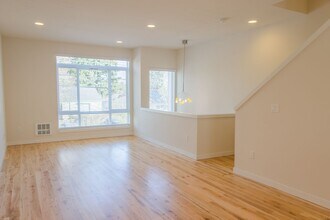 10363 Ashworth Ave N in Seattle, WA - Building Photo - Building Photo