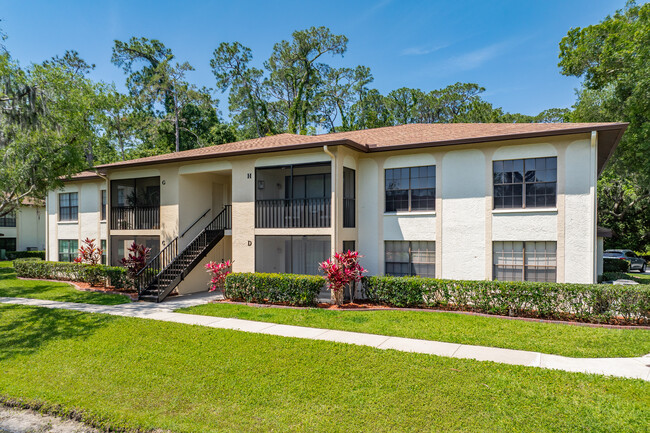 Crystal Lake in Palm Harbor, FL - Foto de edificio - Building Photo