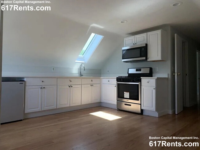 25 Moreland St, Unit 3A in Somerville, MA - Building Photo - Building Photo