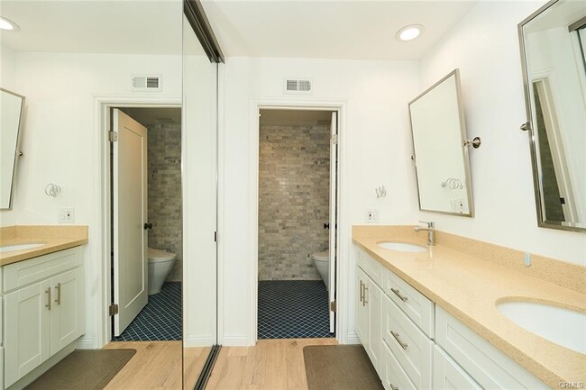 26 Spinnaker in Irvine, CA - Building Photo - Building Photo