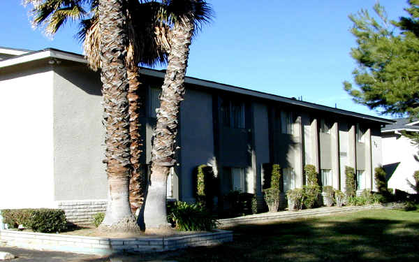 New York Apartments in Redlands, CA - Foto de edificio