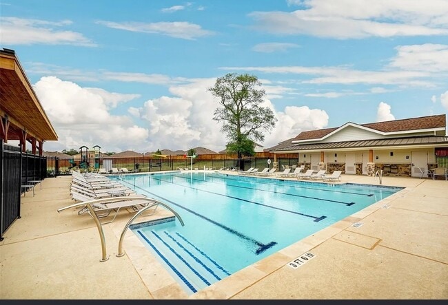 property at 40826 Hawthorne Glades St