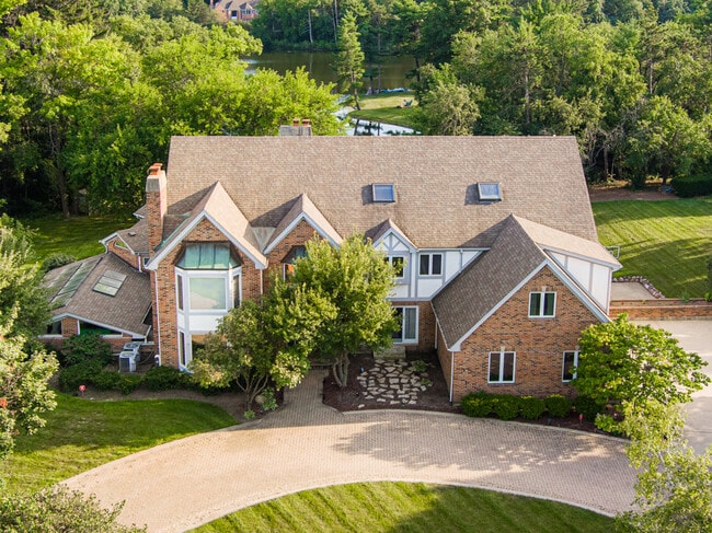 22199 W Thornridge Dr