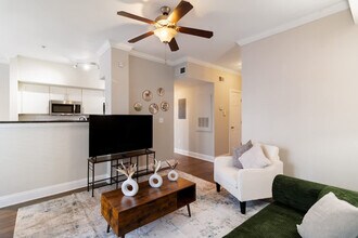 590 James Maxwell Rd in Atlanta, GA - Foto de edificio - Building Photo