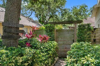 2301 Millcreek Ct in Valrico, FL - Building Photo - Building Photo