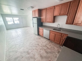 2612 S 29th St in Fort Pierce, FL - Building Photo