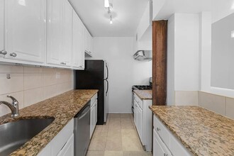 23 Peck Slip, Unit 4F in New York, NY - Building Photo - Building Photo