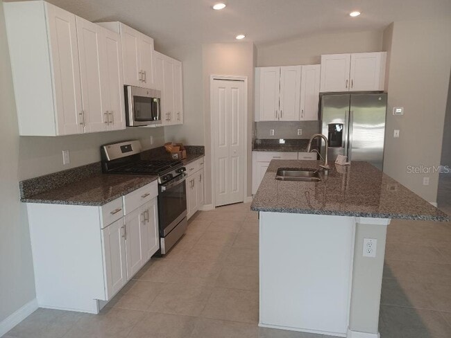 5428 Amaryllis Garden St in Apollo Beach, FL - Building Photo - Building Photo