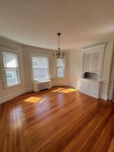 18 Alexander Ave, Unit 2 in Medford, MA - Building Photo - Building Photo