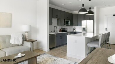 1007 S Mint St, Unit 805 in Charlotte, NC - Building Photo - Building Photo