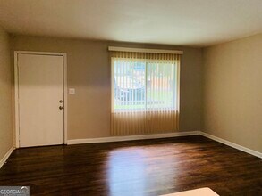 6330 Raymond Terrace in Union City, GA - Building Photo - Building Photo
