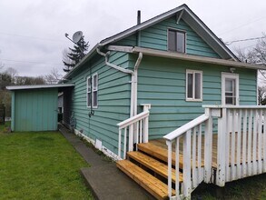 13902 51st Ave S in Tukwila, WA - Foto de edificio - Building Photo