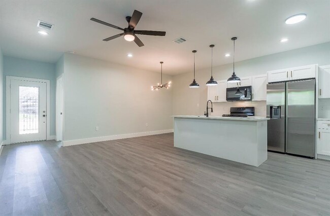 7919 Observatory St in Houston, TX - Building Photo - Building Photo
