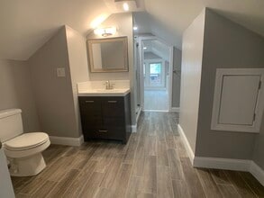 102 Nonantum St, Unit 102 in Boston, MA - Building Photo - Building Photo