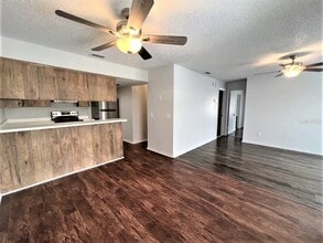 3147 Bloomingdale Villas Ct in Brandon, FL - Building Photo - Building Photo