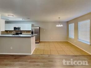 834 Smokey Oak Dr in Lancaster, TX - Building Photo - Building Photo