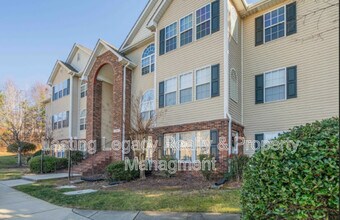 1922 Salem Bluff Dr in Winston-Salem, NC - Building Photo - Building Photo