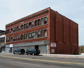 Division Park in Grand Rapids, MI - Foto de edificio - Building Photo