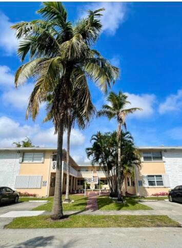 1643 Wiley St in Hollywood, FL - Building Photo