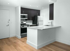 70 Little W St in New York, NY - Foto de edificio - Building Photo