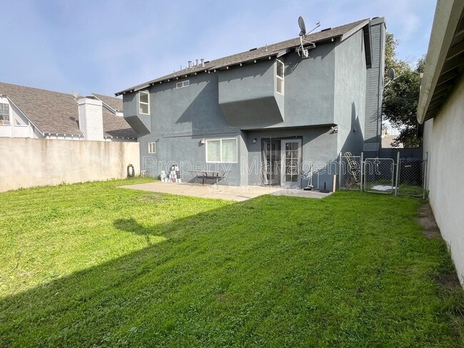 3805 Rotterdam Ave in Modesto, CA - Building Photo - Building Photo