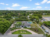 5801 SW 44th Ter in Miami, FL - Building Photo - Building Photo