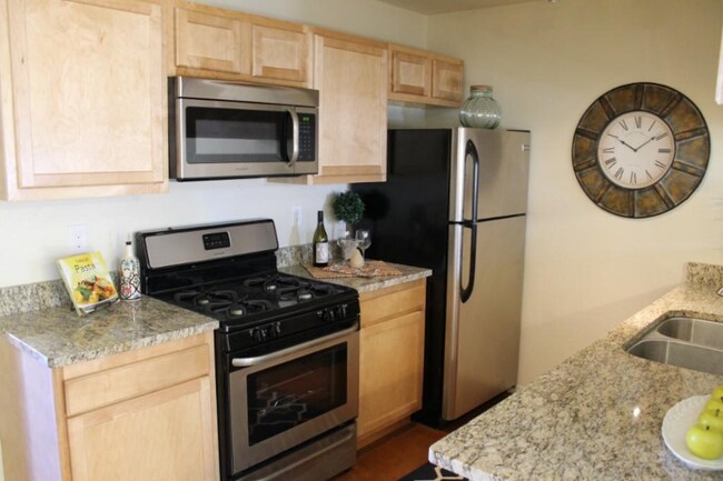 5915 Golden Ave NW in Albuquerque, NM - Foto de edificio - Building Photo