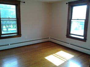 832 Suedberg Rd, Unit 2 in Pine Grove, PA - Foto de edificio - Building Photo