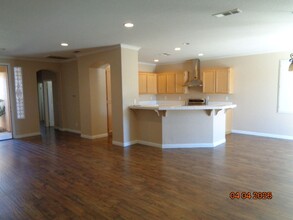 42944 Edson Ave in Lancaster, CA - Building Photo - Building Photo