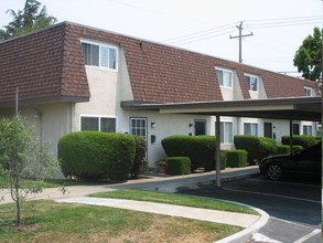 Morpark Apartments in Hayward, CA - Building Photo - Building Photo