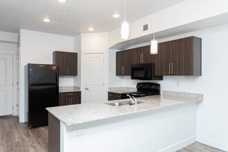 Mill Point in Vineyard, UT - Building Photo - Interior Photo