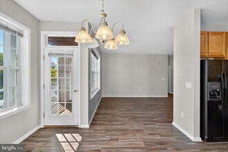 127 Timberlake Dr in Ewing Township, NJ - Building Photo - Building Photo